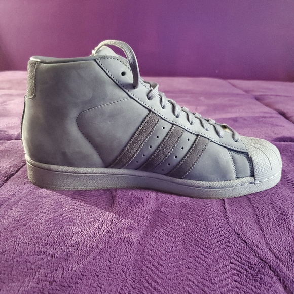 Addidas Pro Model "Mid Grey" - Picture 3 of 5